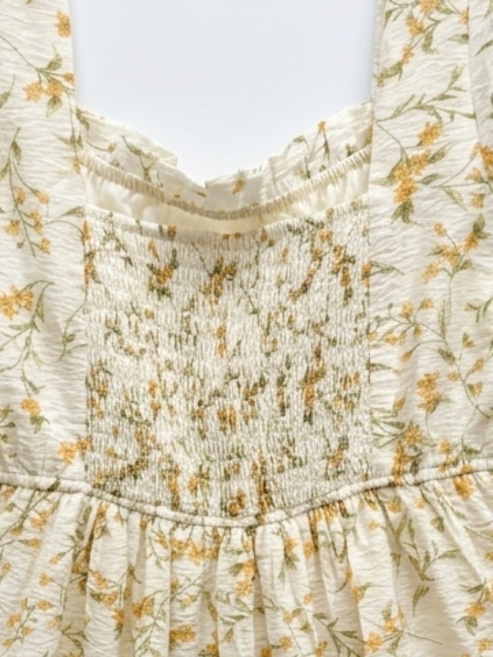 MINE Floral Puff Sleeve Tiered Mini Dress Cream Yellow Smocked Waist M NWT - Picture 4 of 6